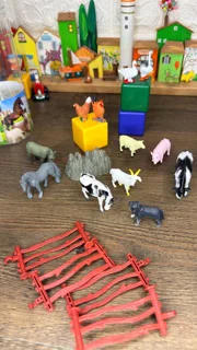 ست فیگور ۱۲ تایی حیوانات اهلی با باکس نگهداری