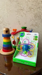 دندونی و توپ کهکشانی هولا